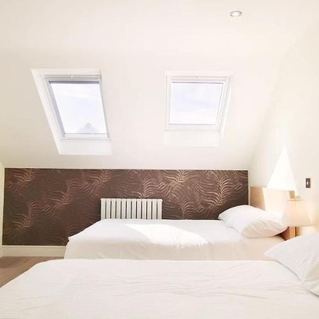 Top Floor Flat 5 Northwood ノースウッド エクステリア 写真
