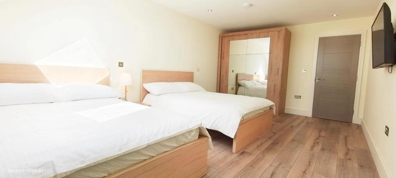 Top Floor Flat 5 Northwood ノースウッド エクステリア 写真